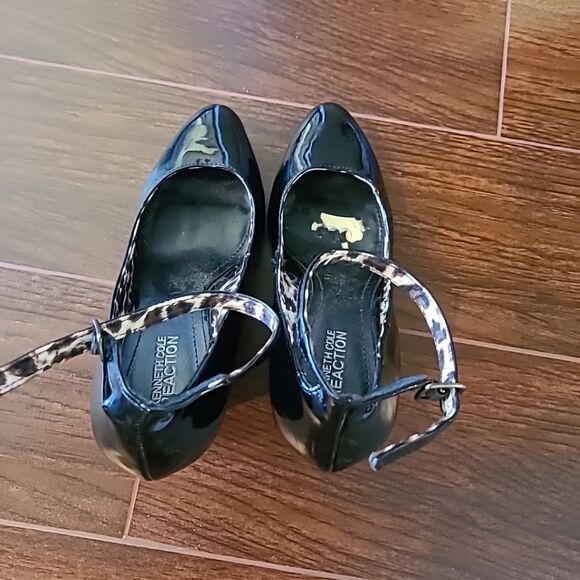Kenneth Cole Reaction Women Black Patent Shoes S7 W/ankle Strap. Cutesy, Cosplay - Picture 2 of 5